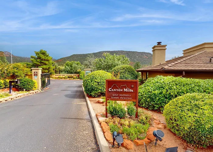 Holiday home Golf On-site And Relax Poolside! Canyon Mesa Retreat *