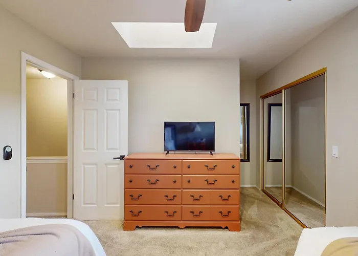 Golf On-site And Relax Poolside! Canyon Mesa Retreat *