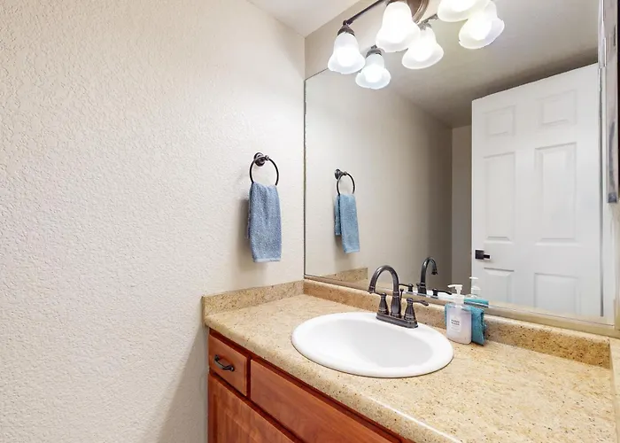 Golf On-site And Relax Poolside! Canyon Mesa Retreat Holiday home
