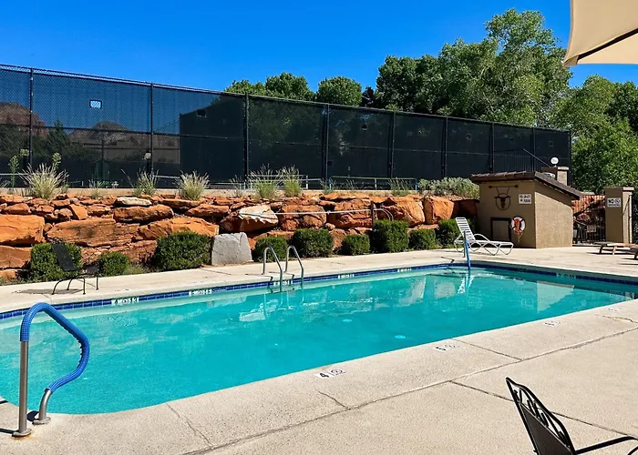 Golf On-site And Relax Poolside! Canyon Mesa Retreat Holiday home